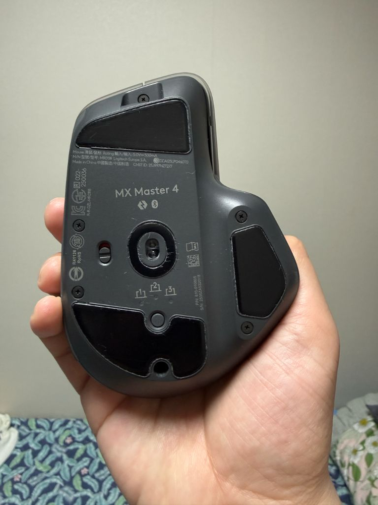 로지텍 MX MASTER4 마우스 판매 이미지