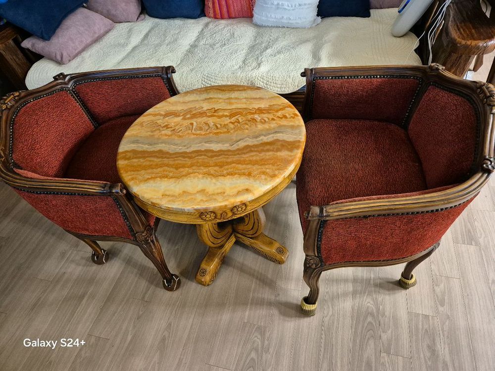 빈티지 원목 의자 2개 + 원형 대리석 테이블 세트 이미지