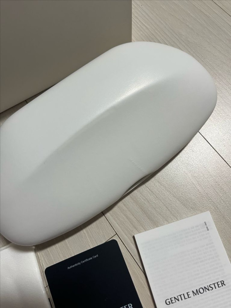 젠틀몬스터 에디01 안경 이미지