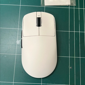 VGN VXE R1 SE+ 저소음 커스텀마우스 이미지