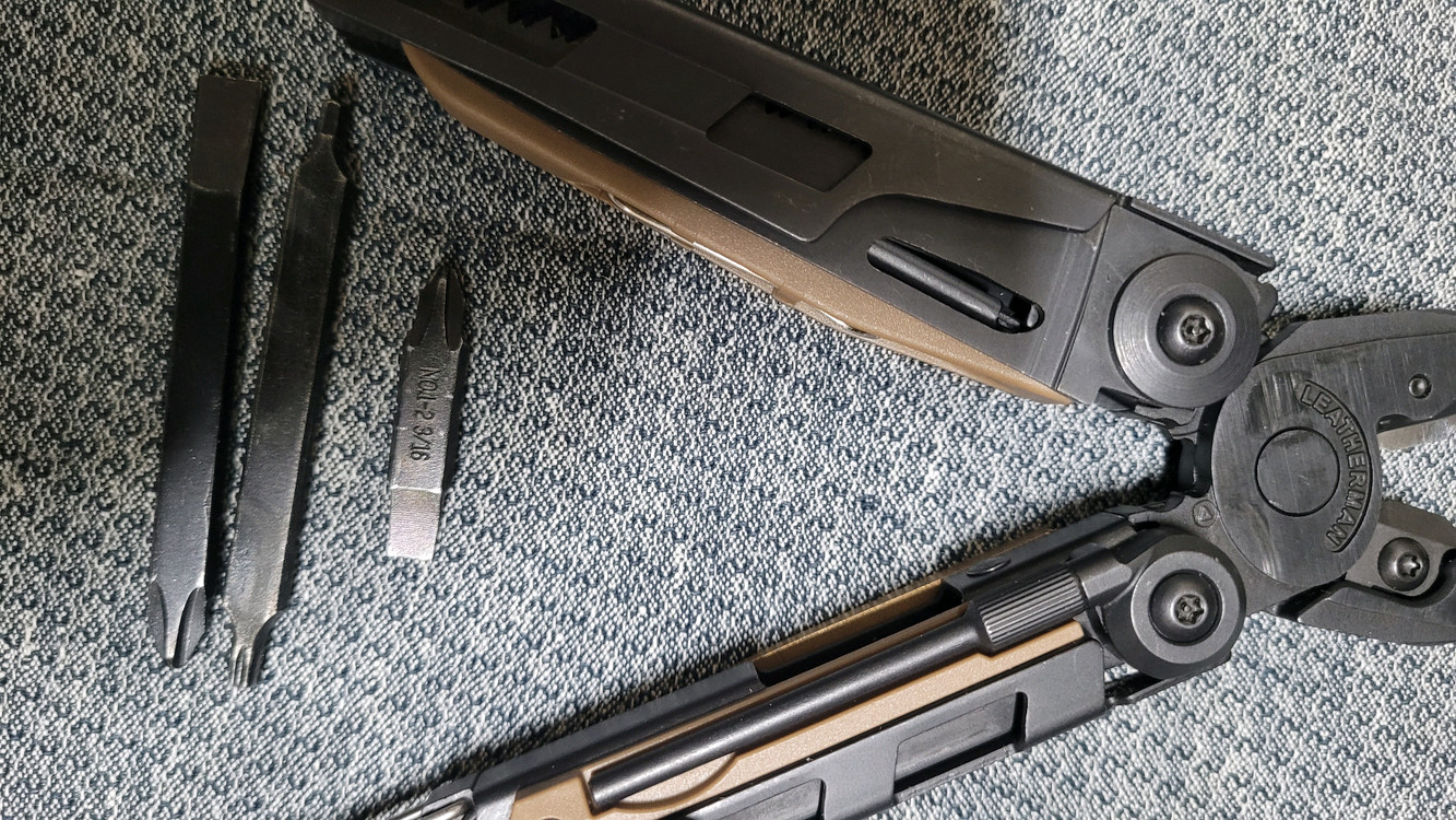 레더맨 mut 멀티툴 이미지