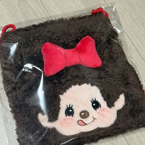 일리윤 콜라보 몬치치 파우치