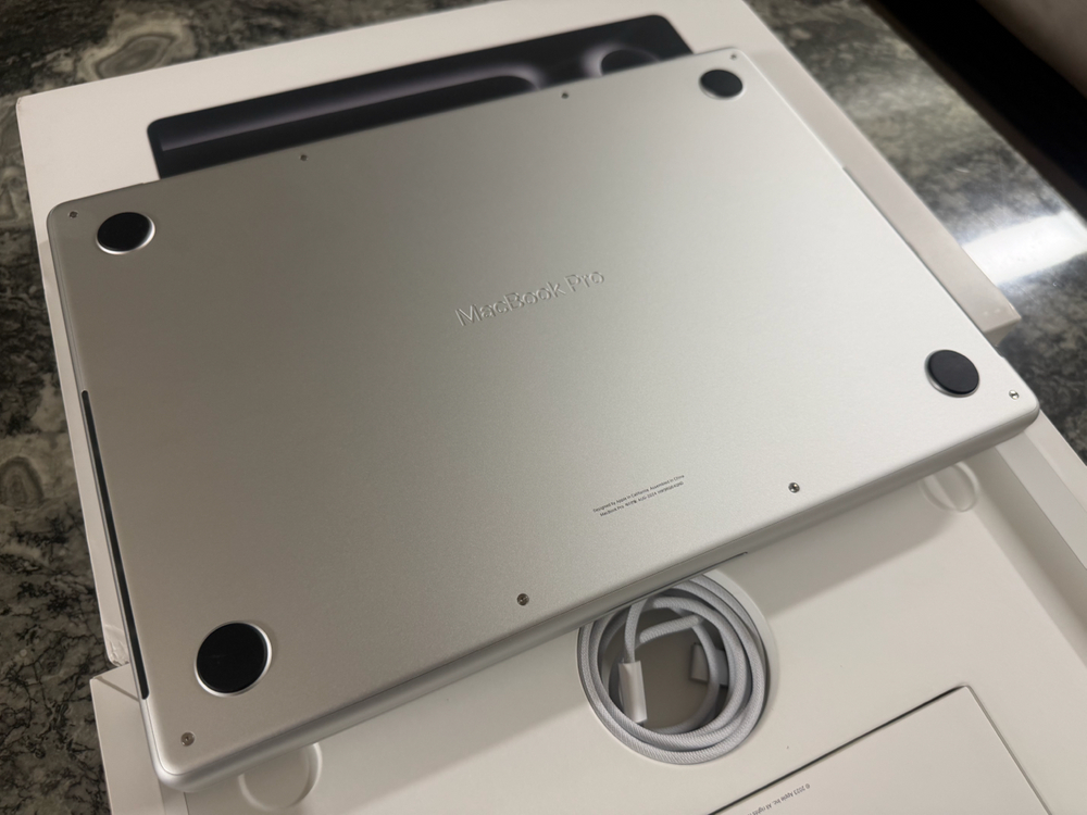 [민트급]맥북프로 M3 Max 14 36GB 1TB 풀박 / 사이클2 / 100% 이미지