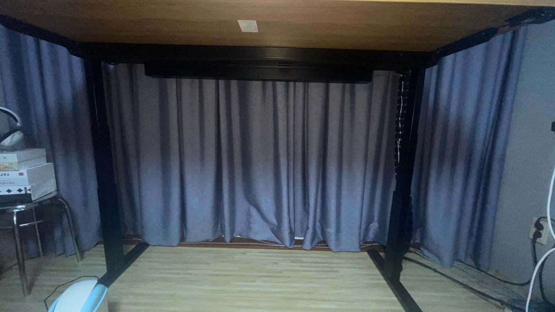 데스커 모션데스크 프리미엄 1800 800 이미지