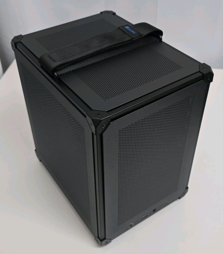 라이젠5700X + RTX5060Ti ITX 미니PC 컴퓨터 이미지