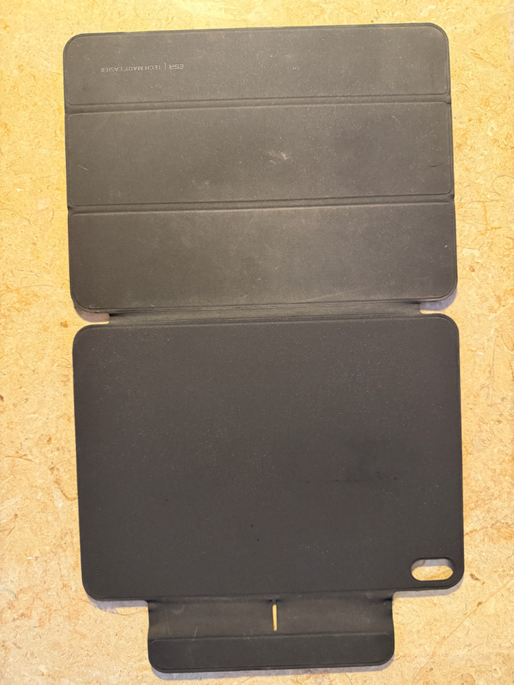 ESR 아이패드 에어 케이스 블랙 색상 이미지