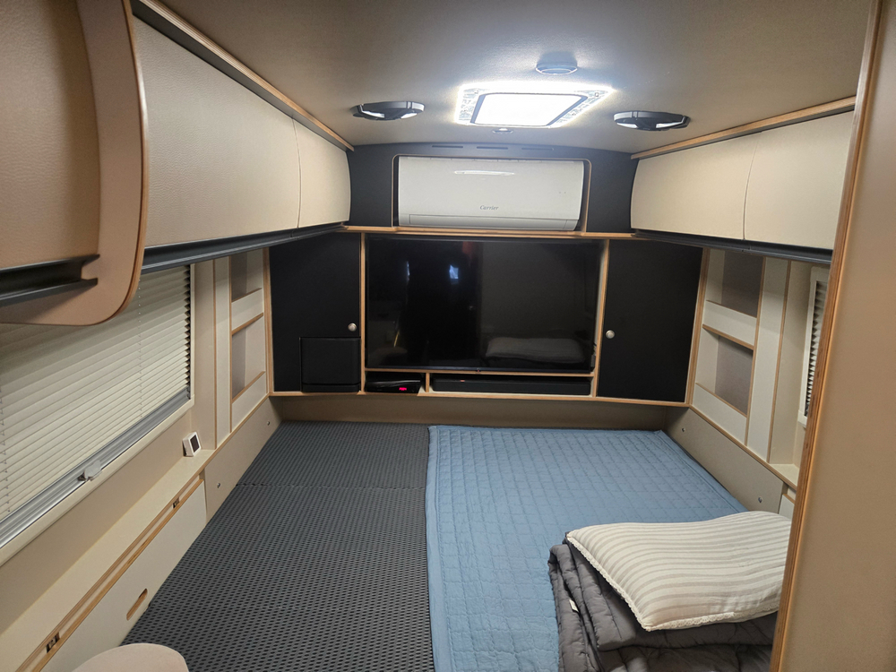 카운티 캠핑카 5인승(브라운모빌제작) 이미지