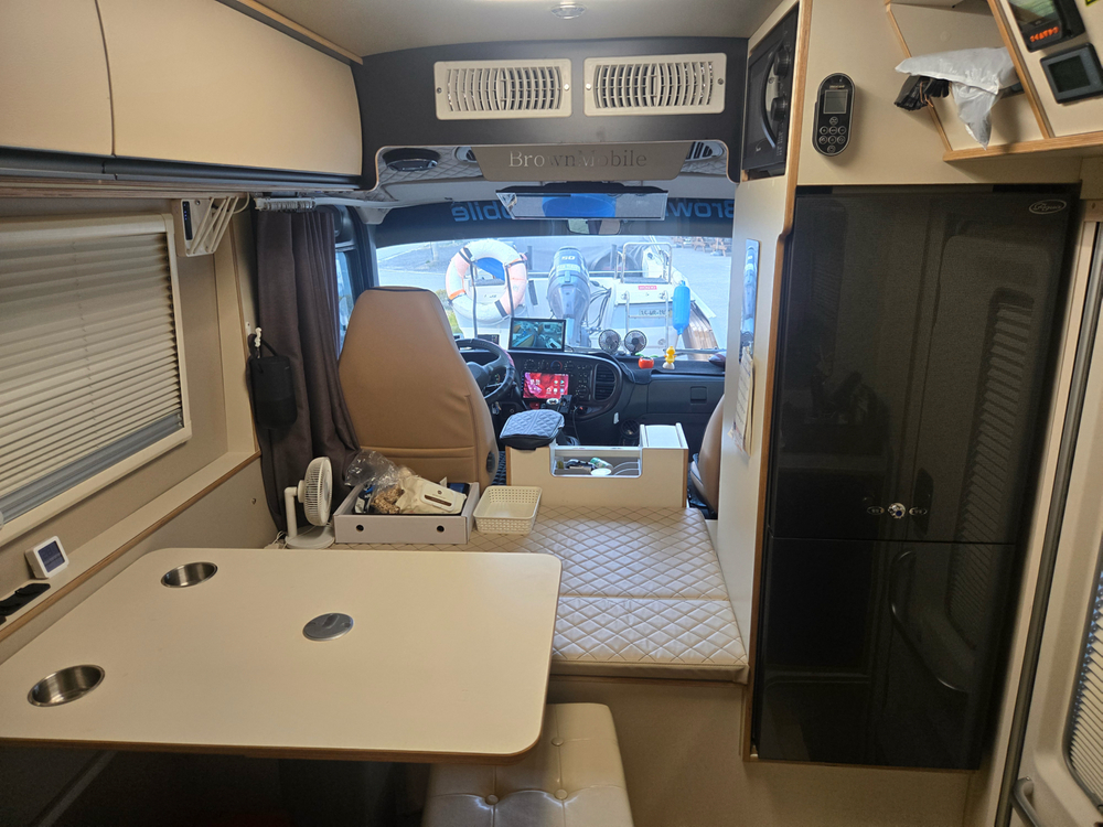 카운티 캠핑카 5인승(브라운모빌제작) 이미지