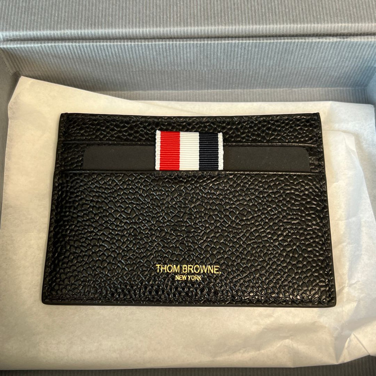 톰브라운 삼선 페블 그레인 레더 카드 홀더 카드지갑 새제품 팝니다. Thom Browne MAW020L-00198 이미지
