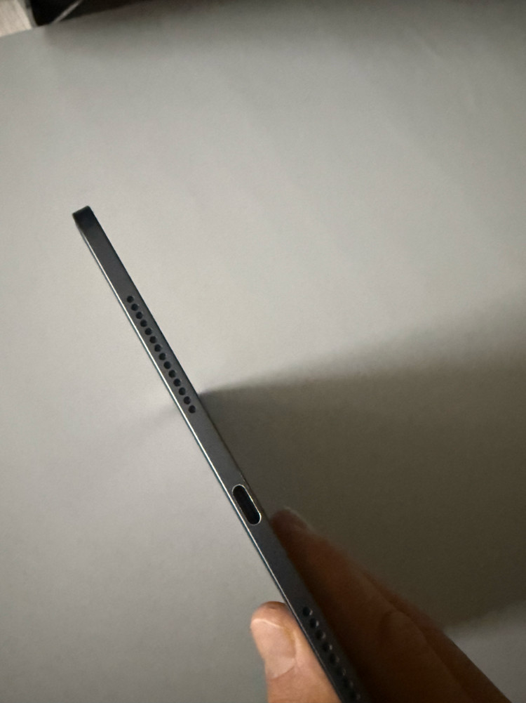 (가격포기 오늘만)a급 아이패드 프로 11 M4 256g+매직키보드+기타 구성품 이미지