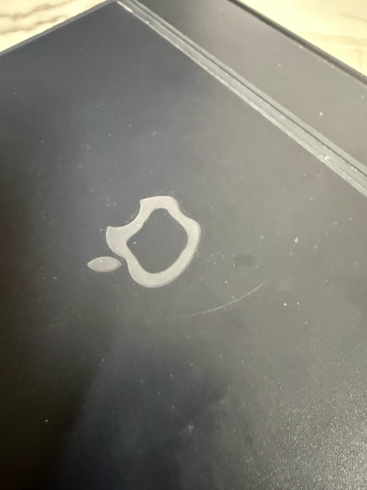 (가격포기 오늘만)a급 아이패드 프로 11 M4 256g+매직키보드+기타 구성품 이미지