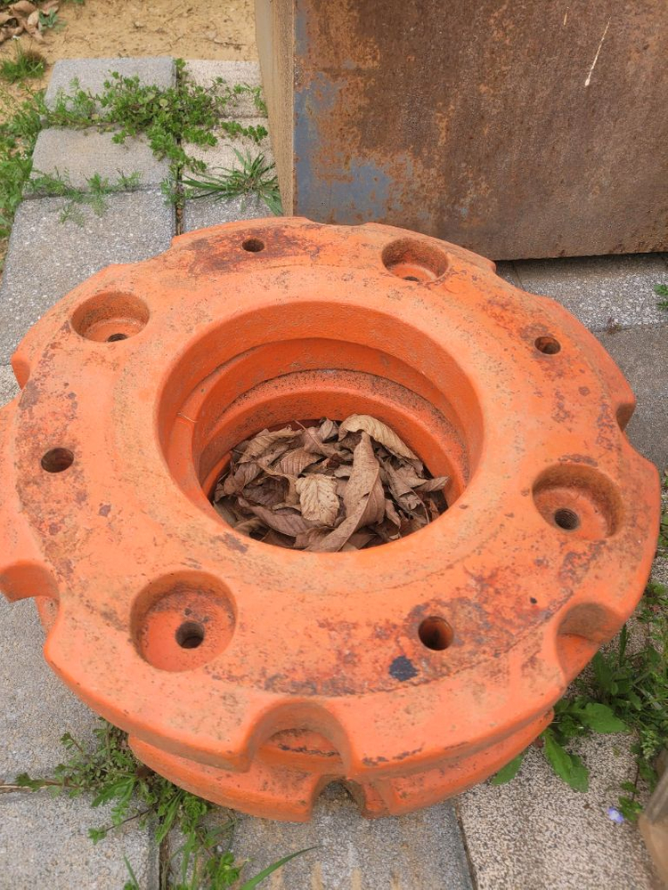 대동 22마력 트랙터 뒷바퀴 무게 추 이미지