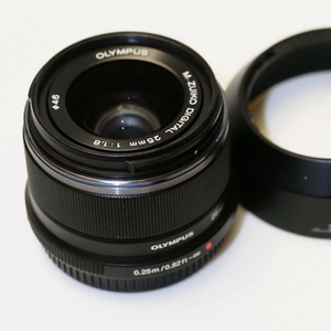 올림푸스 25mm f1.8 풀박스 이미지