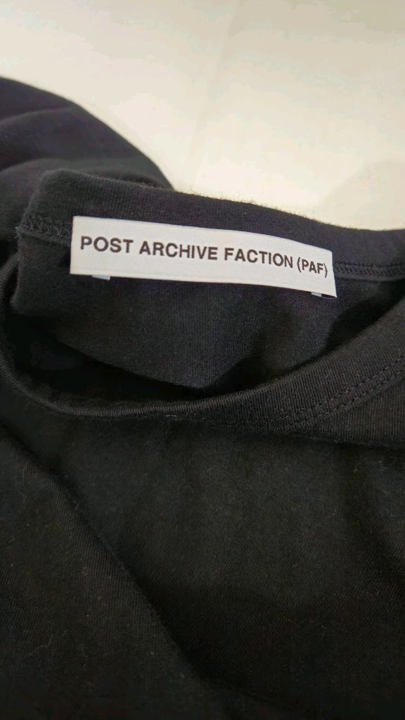 PAF] 포스트 아카이브 롱슬리브리스 반팔티 검정 이미지