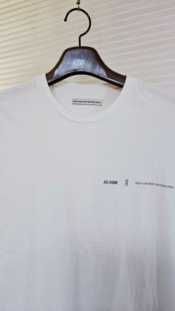 PAF] 포스트 아카이브 롱슬리브리스 긴팔티 화이트 이미지
