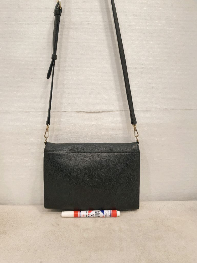 오야니 블랙 가죽 엠보싱 크로스백 가방 이미지