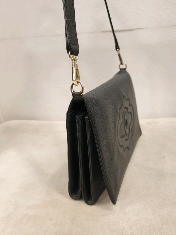 오야니 블랙 가죽 엠보싱 크로스백 가방 이미지