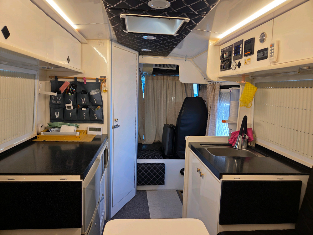 카운티 11년식 캠핑카 12만키로 이미지