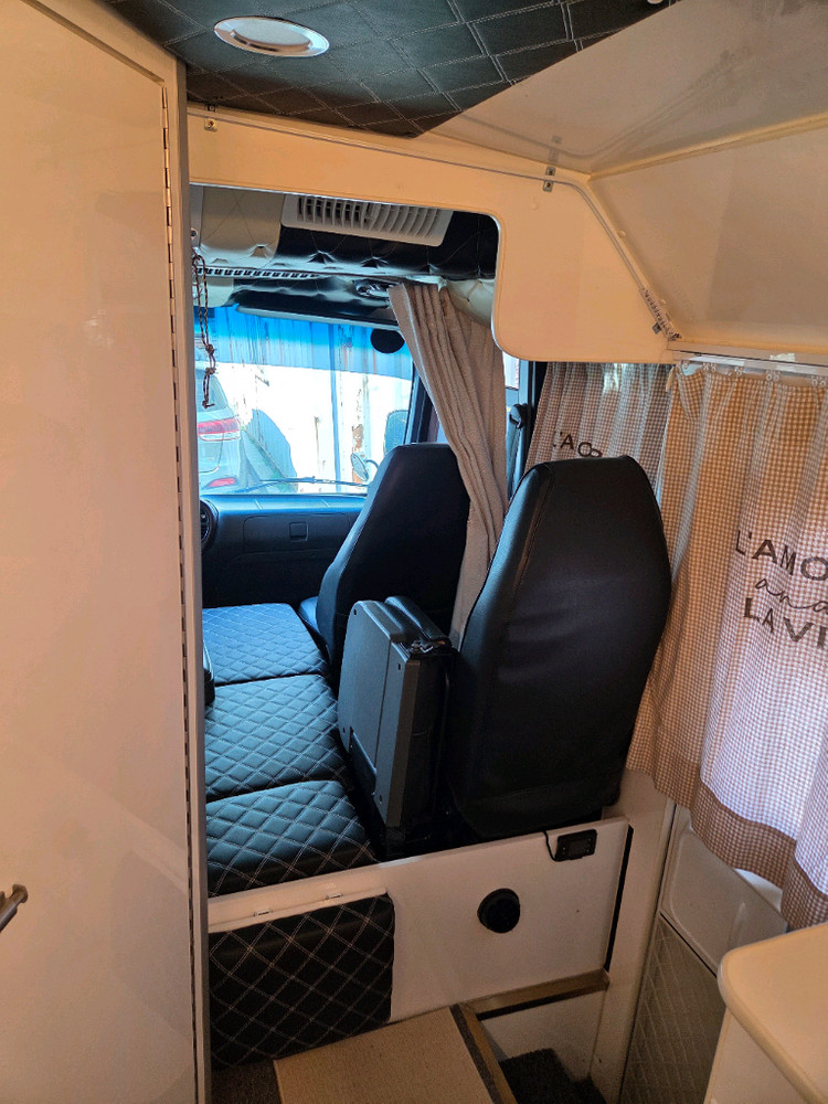 카운티 11년식 캠핑카 12만키로 이미지