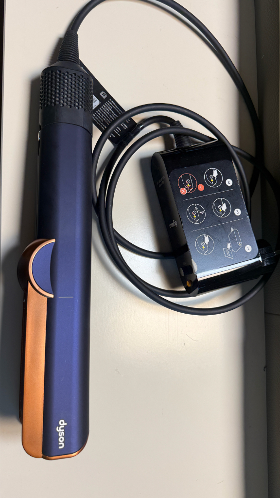 다이슨 에어스트레이트너 이미지