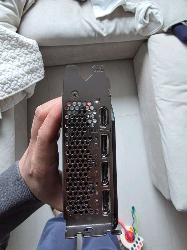 RTX4060ti 그래픽카드VENTUS 2X 이미지