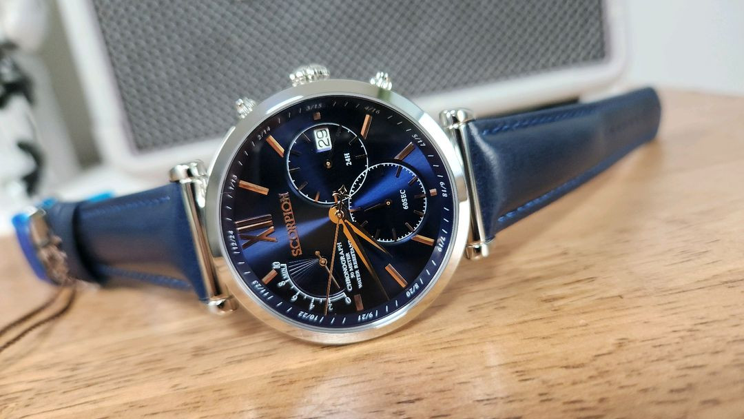 # 스콜피온 크로노그래프 남성명품시계 D버클 가죽시계 급처 이미지