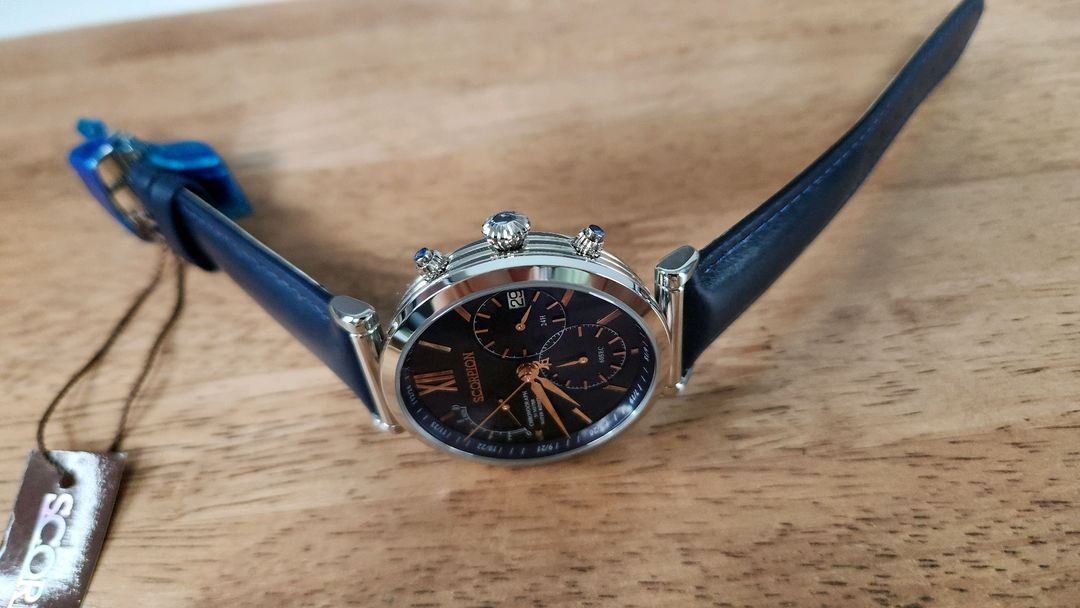 # 스콜피온 크로노그래프 남성명품시계 D버클 가죽시계 급처 이미지