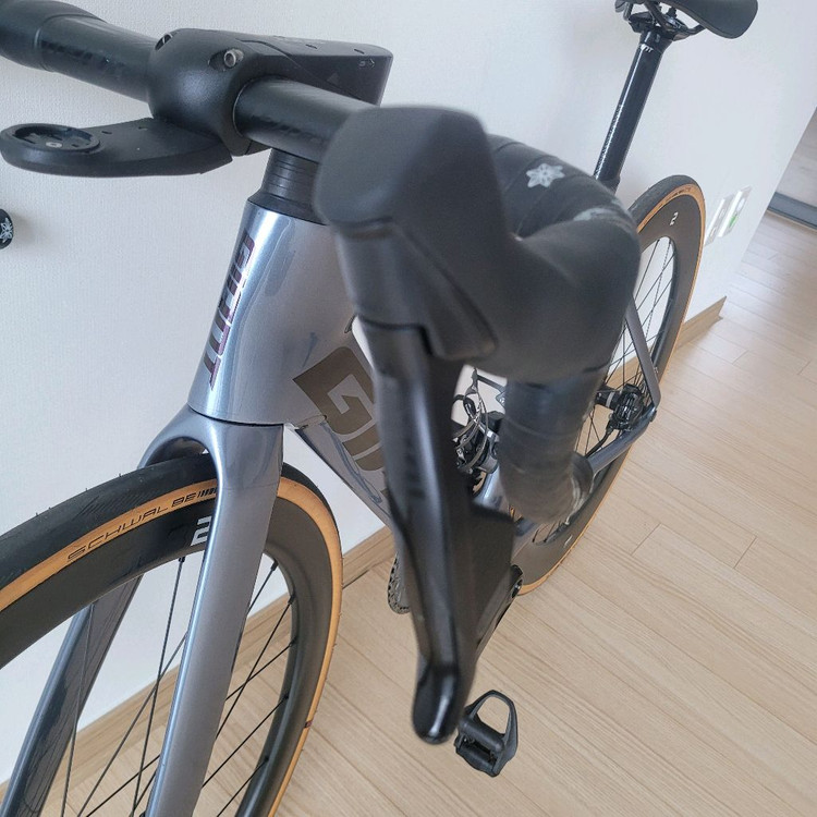 2022년식 자이언트 프로펠 어드밴스1 팝니다. 이미지