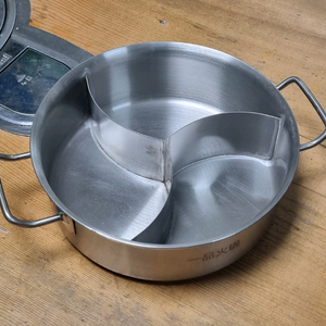 샤브샤브 훠궈 3칸 스테인레스 냄비. 인덕션냄비 이미지