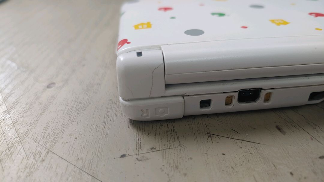 닌텐도 3dsxl 경첩 파손 수리 이미지