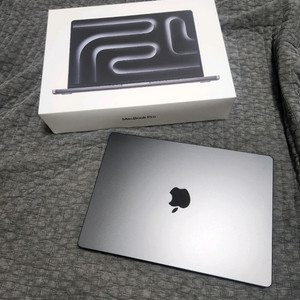 급처 맥북프로 m4 pro 14인치 나노텍스쳐 (14C / 20C / 48G / 1TB / 애플케어 2년 4개월) 이미지