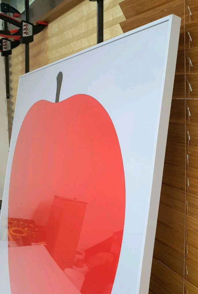 엔조마리 사과액자 90x90cm 이미지