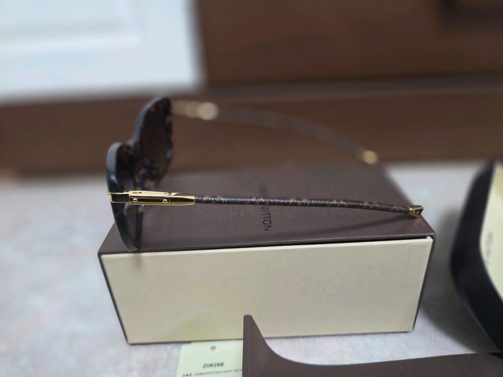 르이비통 여성 선글라스 이미지