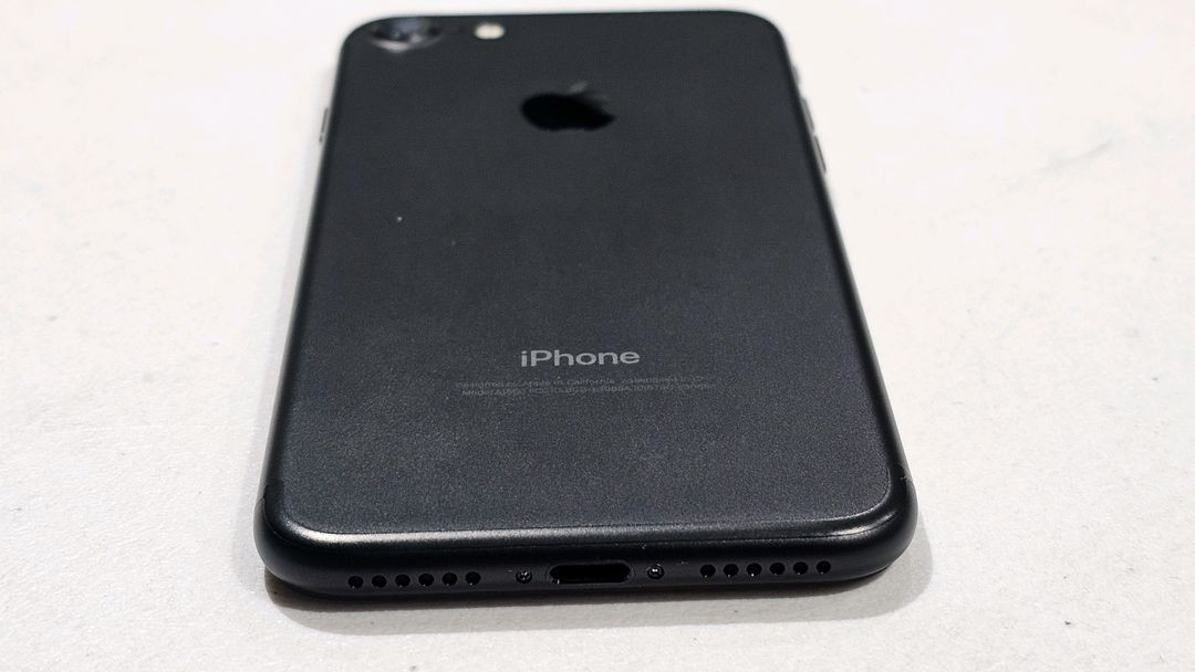 아이폰7 128GB 무음카메라 배터리신품 블랙 S급 이미지