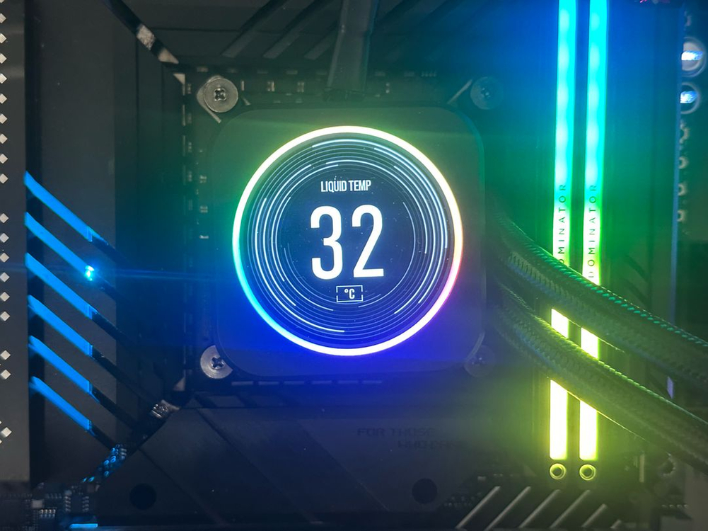 13600k + Asus z690 apex (22년산) + 커세어 h150i 이미지