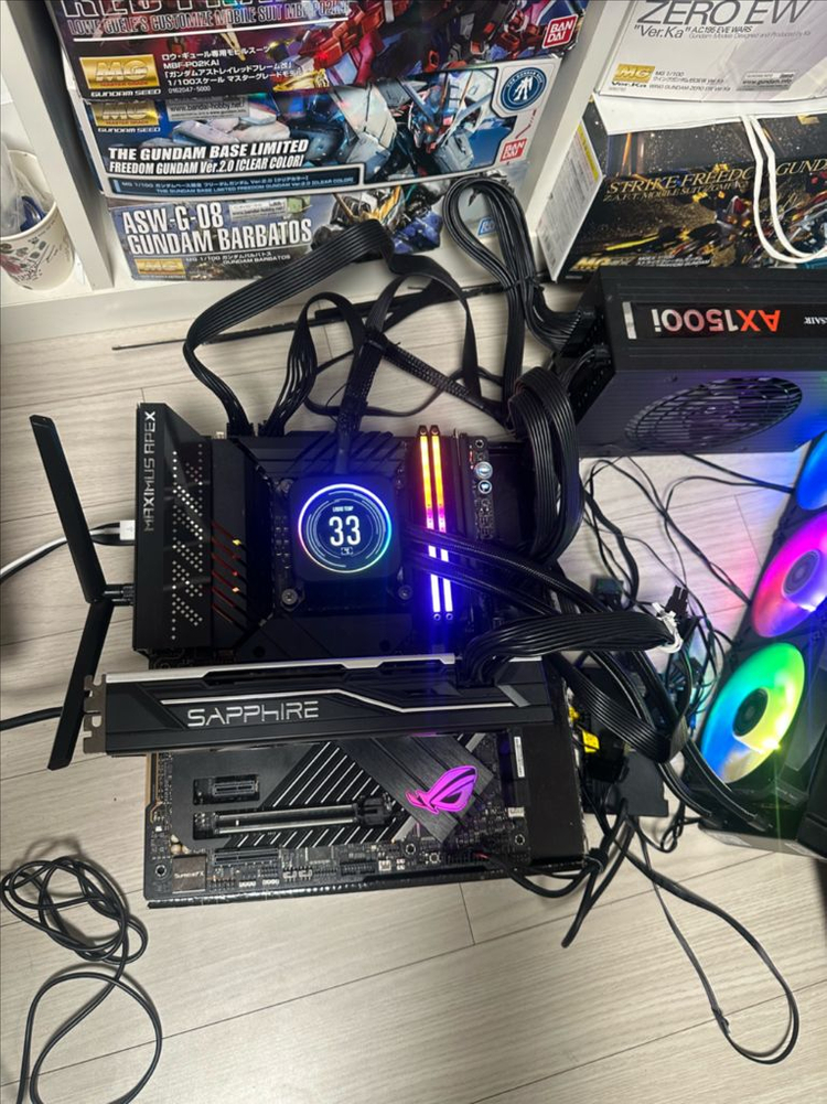 13600k + Asus z690 apex (22년산) + 커세어 h150i 이미지