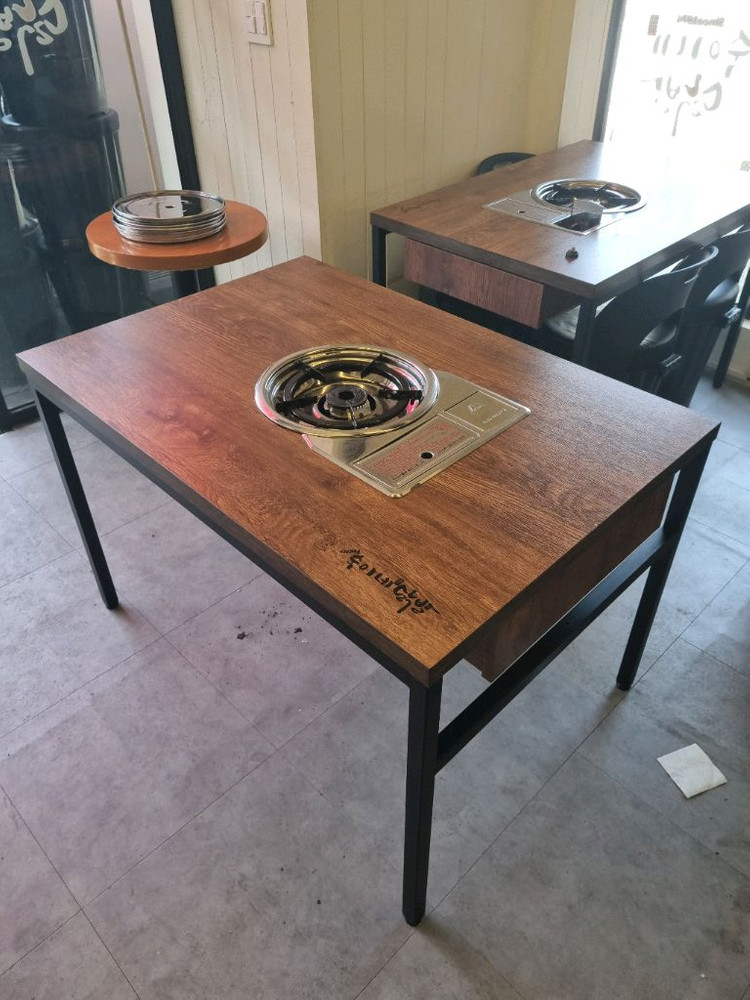 부르스타 4인 2인 테이블 의자세트 이미지