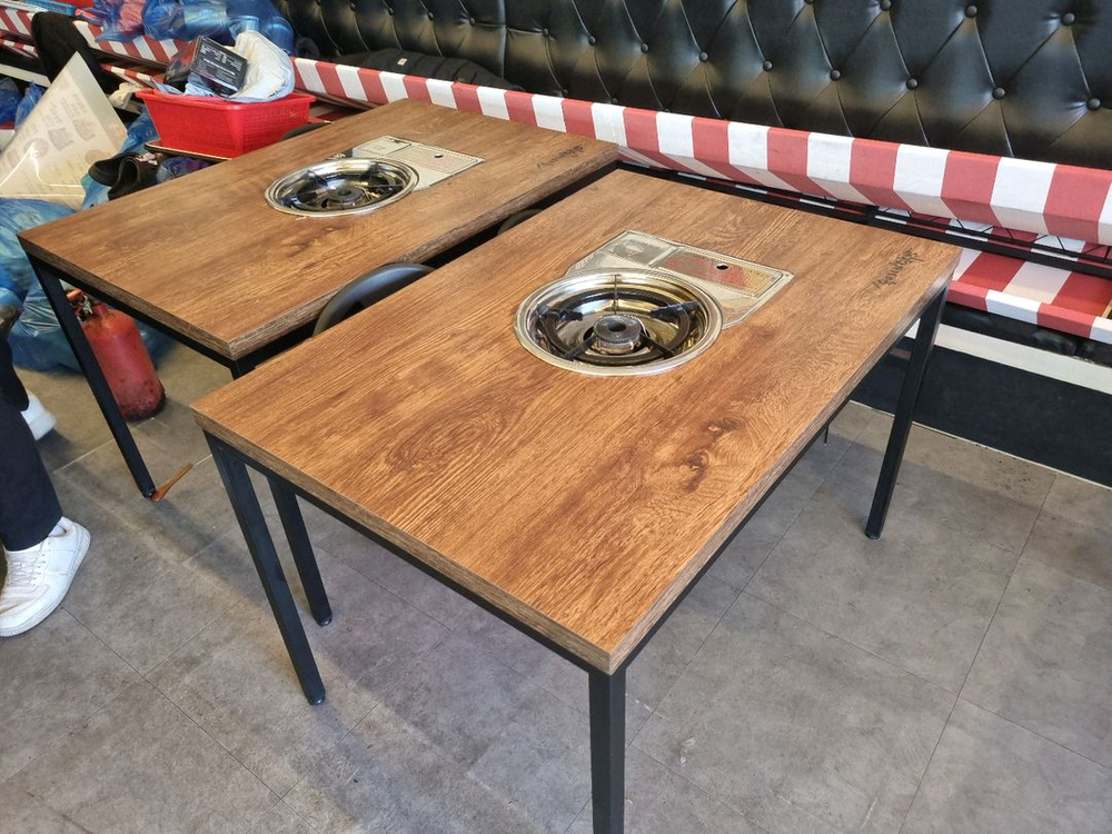 부르스타 4인 2인 테이블 의자세트 이미지