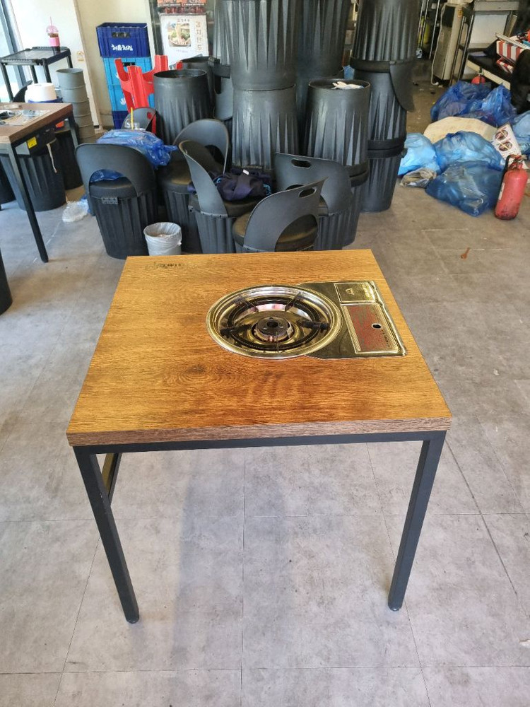 부르스타 4인 2인 테이블 의자세트 이미지