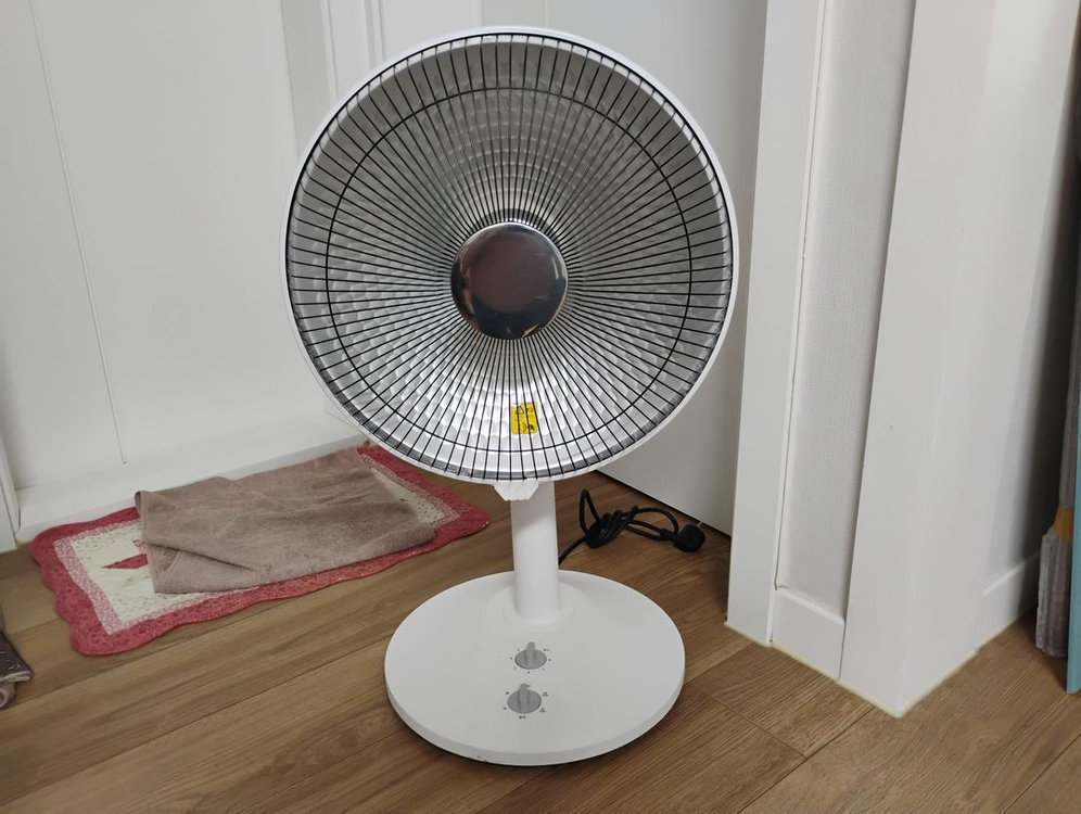 홈플래닛 스탠드형 전기히터 NDFKB2401 이미지