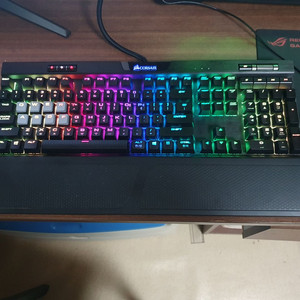 커세어(CORSAIR) K70 RGB MK.2 게이밍 기계식 키보드 블랙(청축) 처분! 이미지