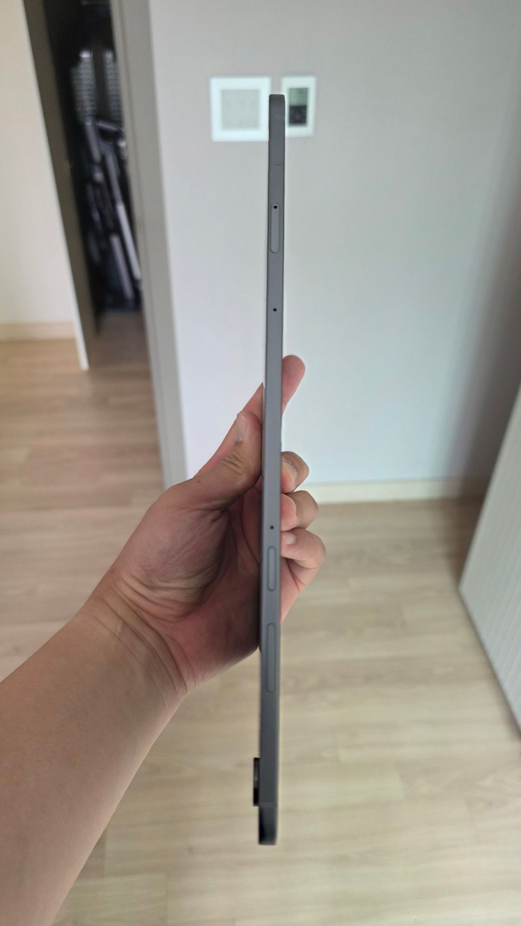 갤럭시탭 S11 WIFI 그레이 256G 초S급 박스풀셋 +슈피겐 케이스 세트 팝니다. 이미지