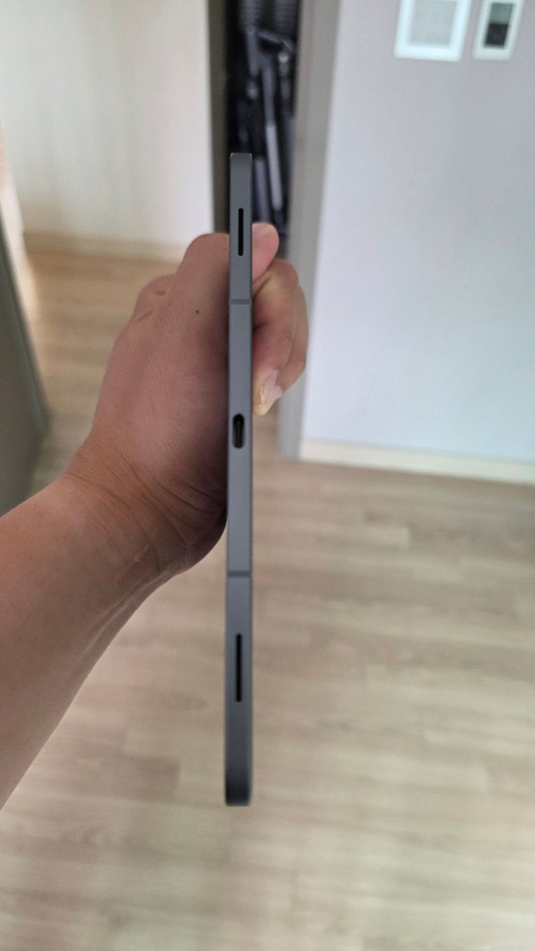 갤럭시탭 S11 WIFI 그레이 256G 초S급 박스풀셋 +슈피겐 케이스 세트 팝니다. 이미지