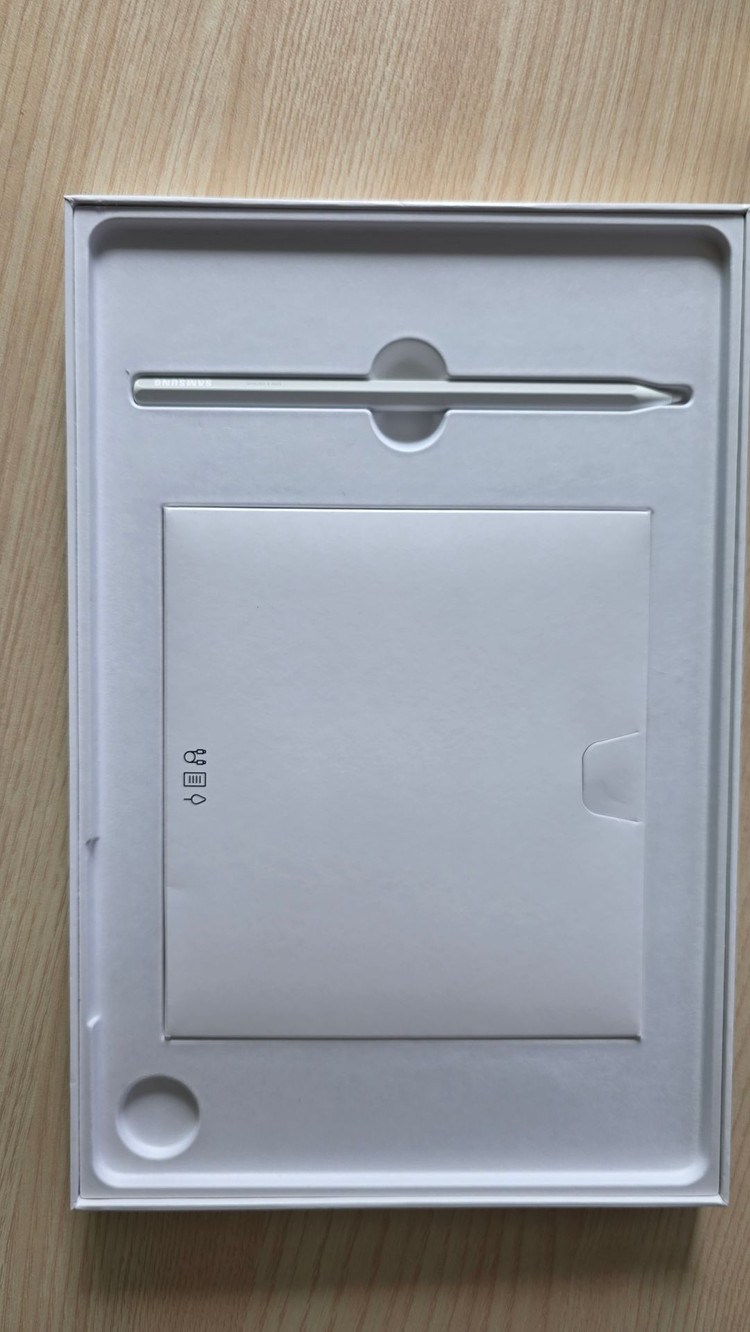 갤럭시탭 S11 WIFI 그레이 256G 초S급 박스풀셋 +슈피겐 케이스 세트 팝니다. 이미지