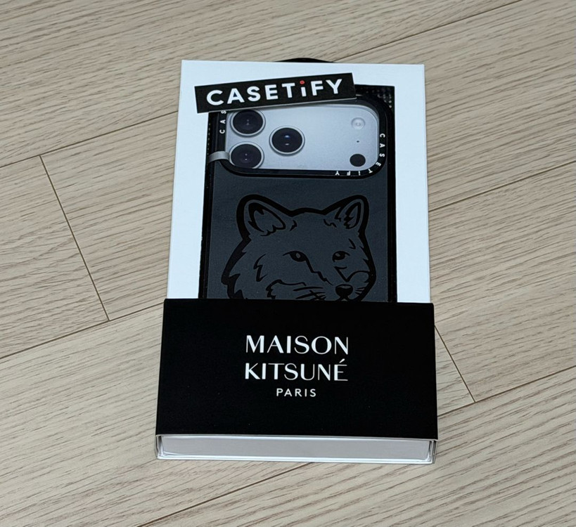 아이폰17프로맥스 케이스티파이 메종키츠네 이미지