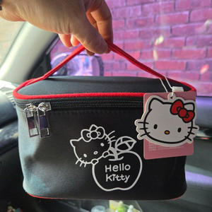 (마지막 한개)산리오 헬로키티 블랙 파우치,피크닉, 화장품 가방 이미지