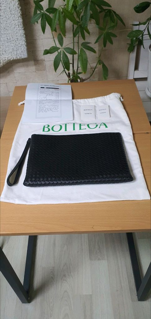 (미사용)보테가베네타 클러치백 라지 새상품급 정품(영수증O)구찌프라다루이비통디올고야드샤넬셀린느생로랑발렌시아가가방 이미지
