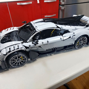 카다 C61503 1:8 AMG ONE 완성품 + 아크릴케이스(새제품) 팝니다 이미지