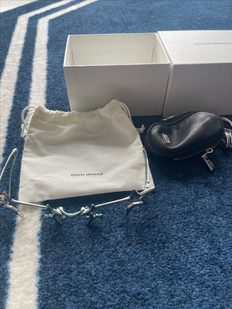 [한정판/완판] 젠틀몬스터 밀키웨이 카리나 착용 무렌즈 안경 (단순개봉 미사용) 이미지