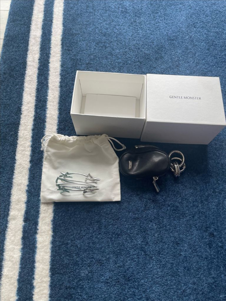 [한정판/완판] 젠틀몬스터 밀키웨이 카리나 착용 무렌즈 안경 (단순개봉 미사용) 이미지